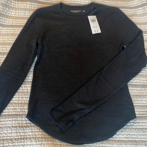 NWT Abercrombie and fitch xs black soft skimming top - Picture 2 of 3